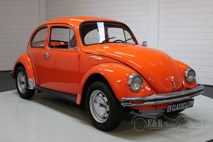 coccinelle voiture orange