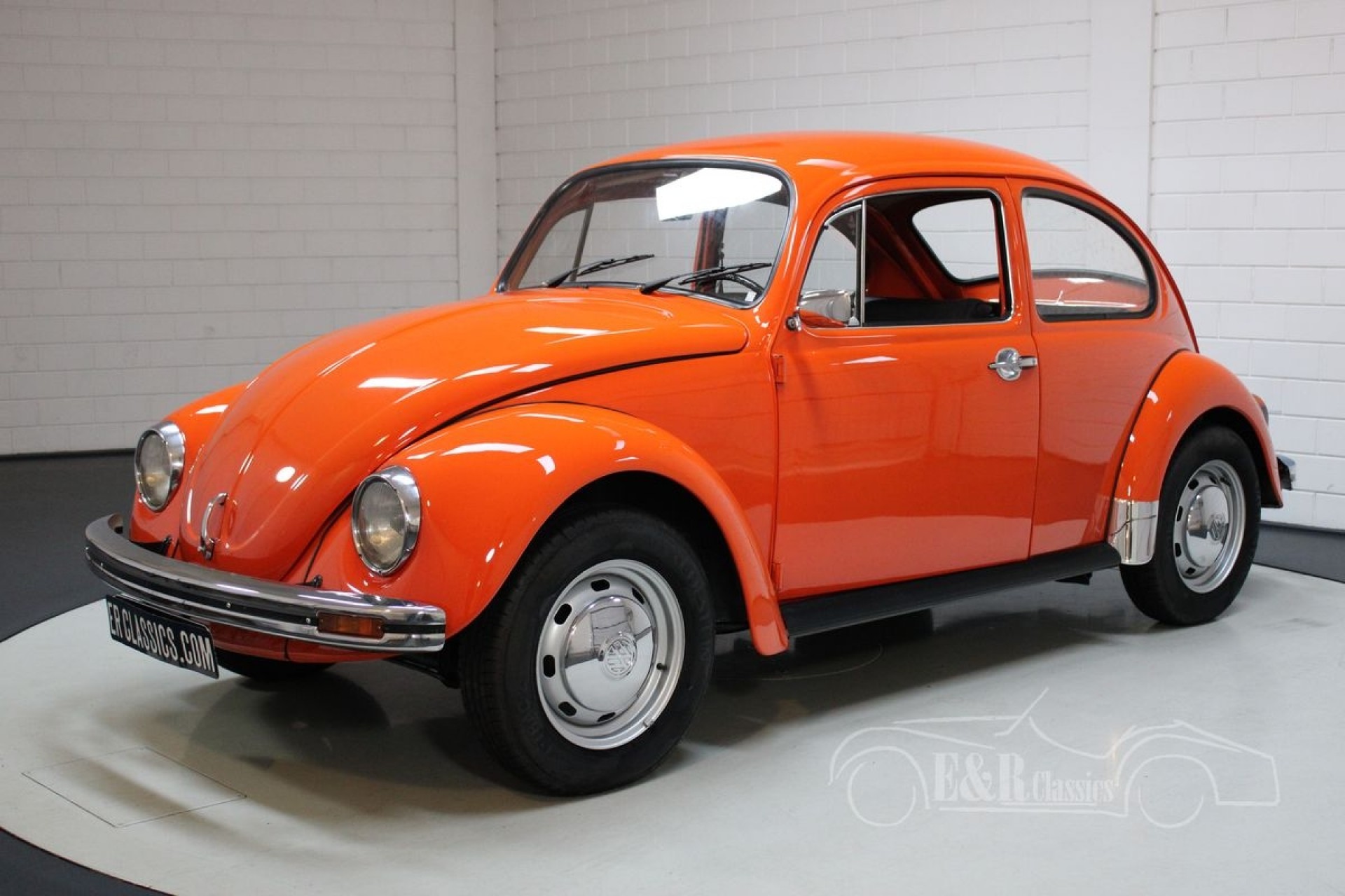 coccinelle voiture orange